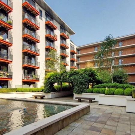 Your Riverside Home 2 With Private Balcony Londra Exterior foto